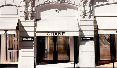 how many chanel boutiques are there in the world|More.